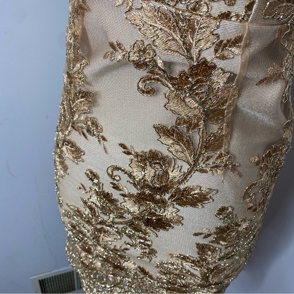 Gold Embroidered Halter Mini Dress Scalloped Hem Size XS (Gold-Beige) - Picture 10 of 10